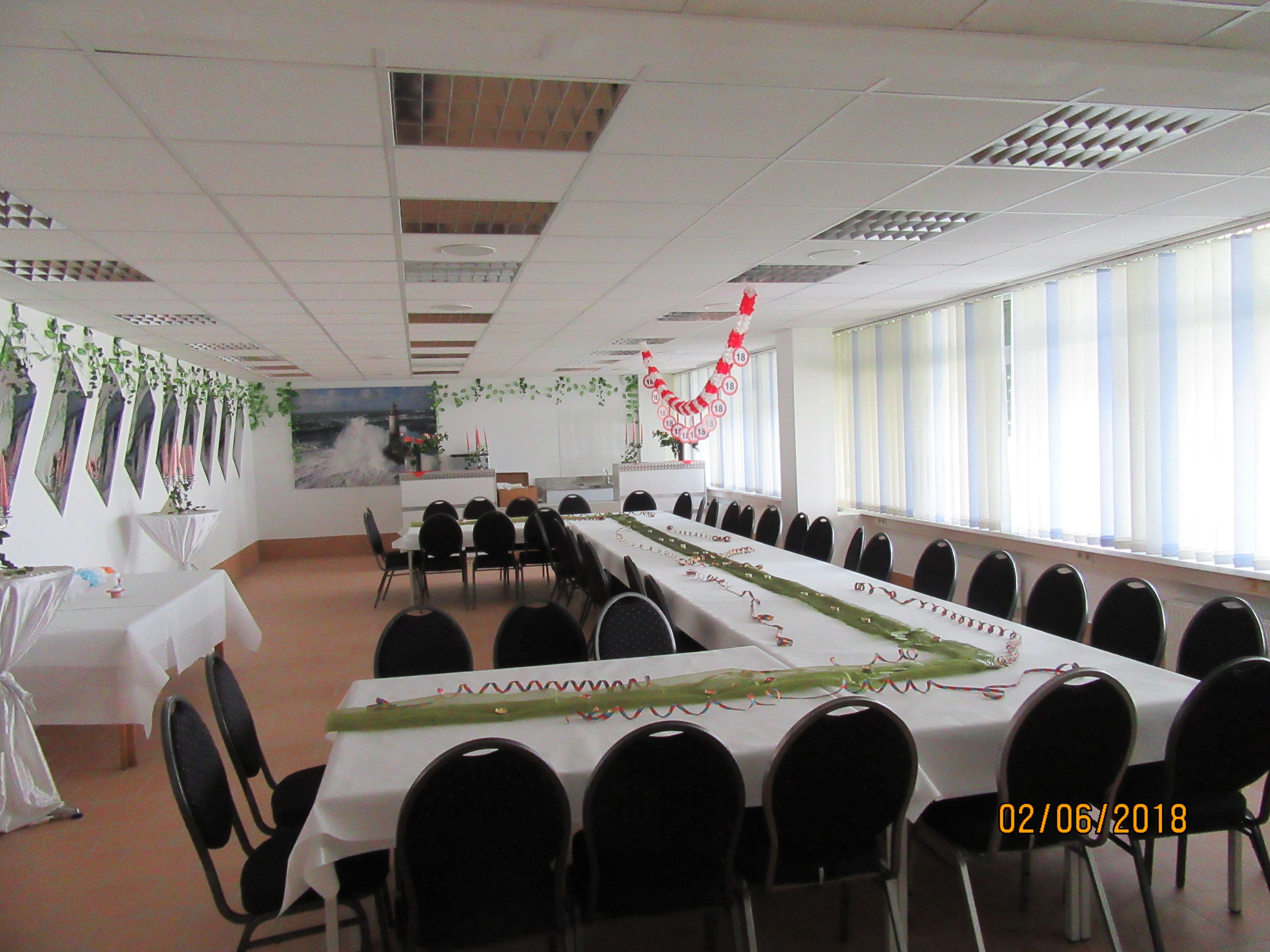 Raum 6  - Terasse - 200 m²  Eingang  B – Bild 2