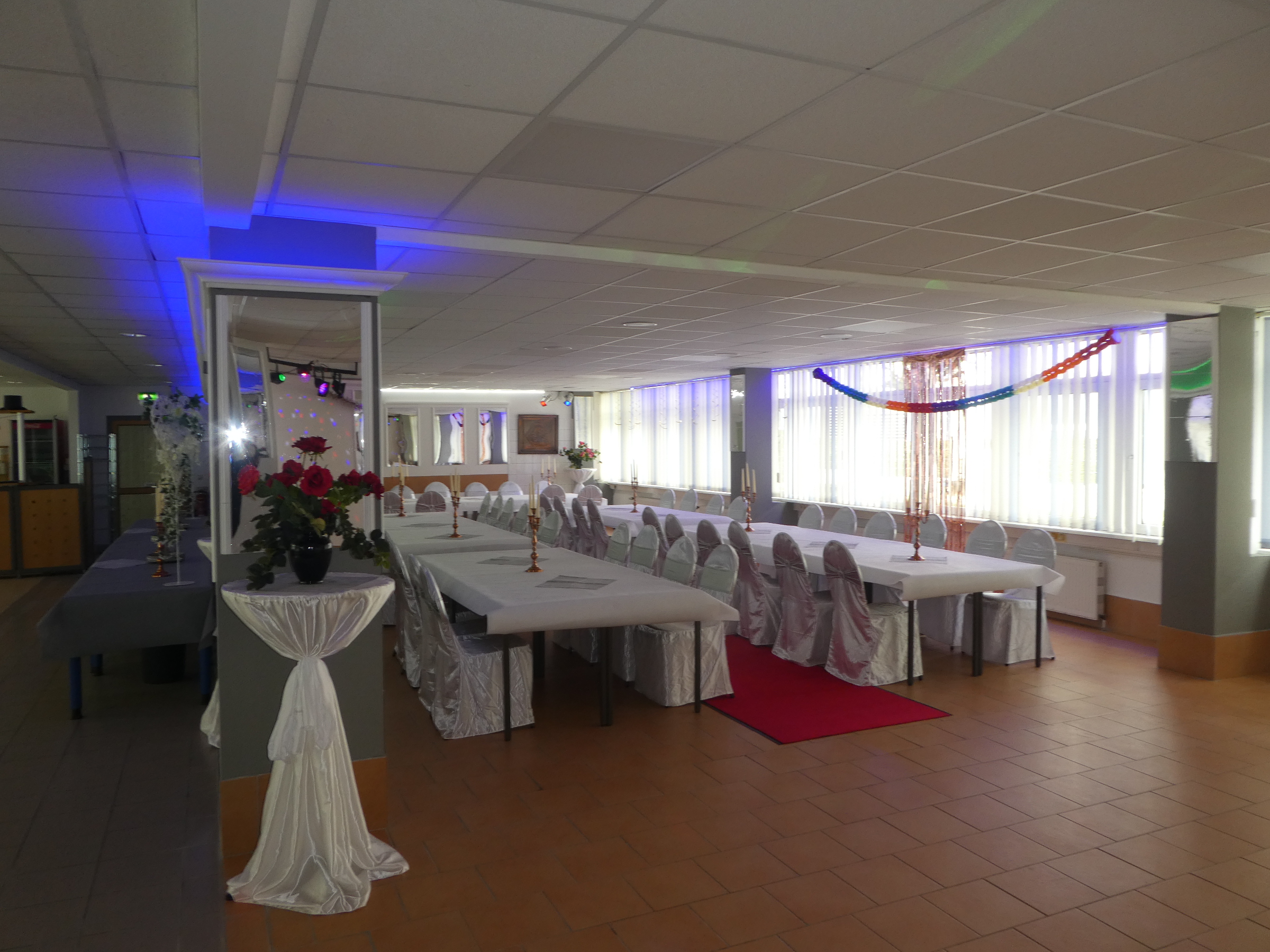 Festraum R 6 AB mit Terasse / Grillplatz / Bar / 550 m² Eingang  B – Bild 9